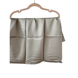 NWOT Madison Park Silk Pillowcase Green Standard